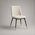 Sedia imbottita in tessuto bianco rotto con piedini in acciaio nero e oro, 49 × 56 × 84 cm